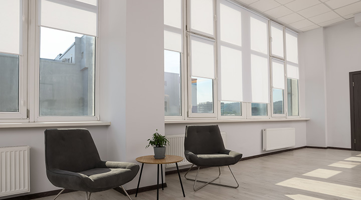 Explore the Flexibility of Electric Solar Shield & Anti Glare Blinds for Offices