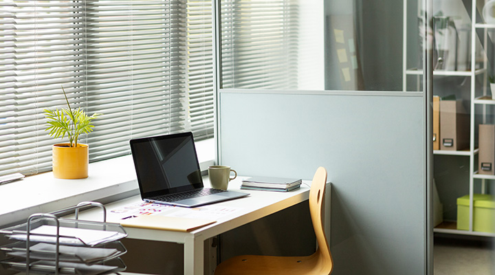 Elevate Your Workspace with High-Gloss Venetian Blinds